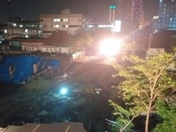 Saksi: Pengendara Berlarian Sebelum Tanah Jalan Gubeng Ambles