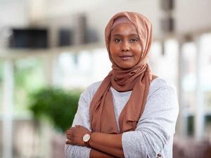 Ini Leila Ali Elmi, Hijabers Pertama yang Jadi Anggota Parlemen Swedia Ini Leila Ali Elmi, Hijabers Pertama yang Jadi Anggota Parlemen Swedia