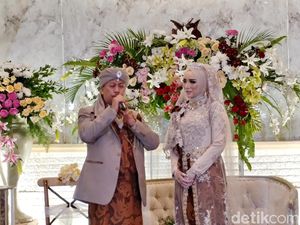 Cieee! Opick dan Istri Lagi Menikmati Honeymoon Cieee! Opick dan Istri Lagi Menikmati Honeymoon