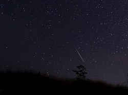 Deretan Fenomena Langit Desember 2024, dari Konjungsi Planet hingga Hujan Meteor