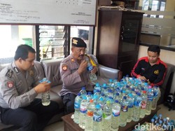 Puluhan Botol Arak Jowo Diamankan Jelang Natal dan Tahun Baru