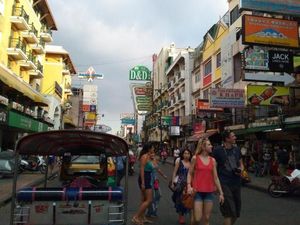 Khaosan Road, Tempat Ngumpulnya Backpacker di Thailand
