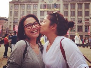 Akrab dan Hangat, Potret Ruth Sahanaya dan Putrinya