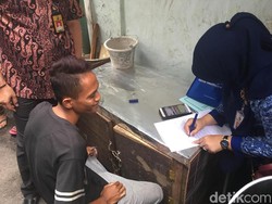 Para Penghuni Gang Sempit di Jakbar yang Ditagih Pajak Mobil Mewah