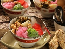 Yuk, Hangatkan Tubuh dengan Sekuteng dan Bandrek di 5 Tempat Ini!