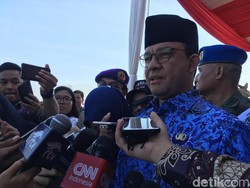Anies 3 Kali Gelengkan Kepala Ditanya soal Salam 2 Jari