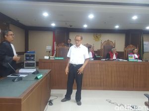 Eks Kabiro Keuangan Udayana Dituntut 4 Tahun Penjara Eks Kabiro Keuangan Udayana Dituntut 4 Tahun Penjara