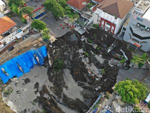 PT NKE Keberatan Tanggung Jawab Sendirian Atas Amblesnya Jalan Gubeng PT NKE Keberatan Tanggung Jawab Sendirian Atas Amblesnya Jalan Gubeng