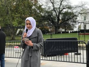 Potret Aydin Anwar, Hijabers Cantik Pejuang Hak Muslim Uighur di China Potret Aydin Anwar, Hijabers Cantik Pejuang Hak Muslim Uighur di China