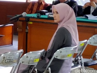 Ekspresi Inneke Koesherawati saat Ditanya soal Bilik Asmara di Lapas Sukamiskin