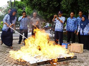 17 Ribu e-KTP Invalid Dimusnahkan di Sleman 17 Ribu e-KTP Invalid Dimusnahkan di Sleman