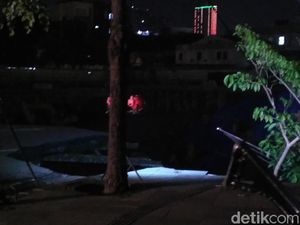 Kesaksian Karyawan Bank Saat Tanah Jalan Gubeng Ambles Kesaksian Karyawan Bank Saat Tanah Jalan Gubeng Ambles