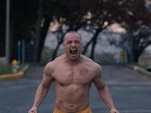 Intip Suasana Mencekam Glass, Sekuel Film Split yang Bikin Ngilu