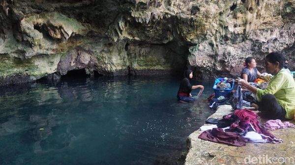 Foto: Gua Secantik Ini Jadi Tempat Cuci Baju