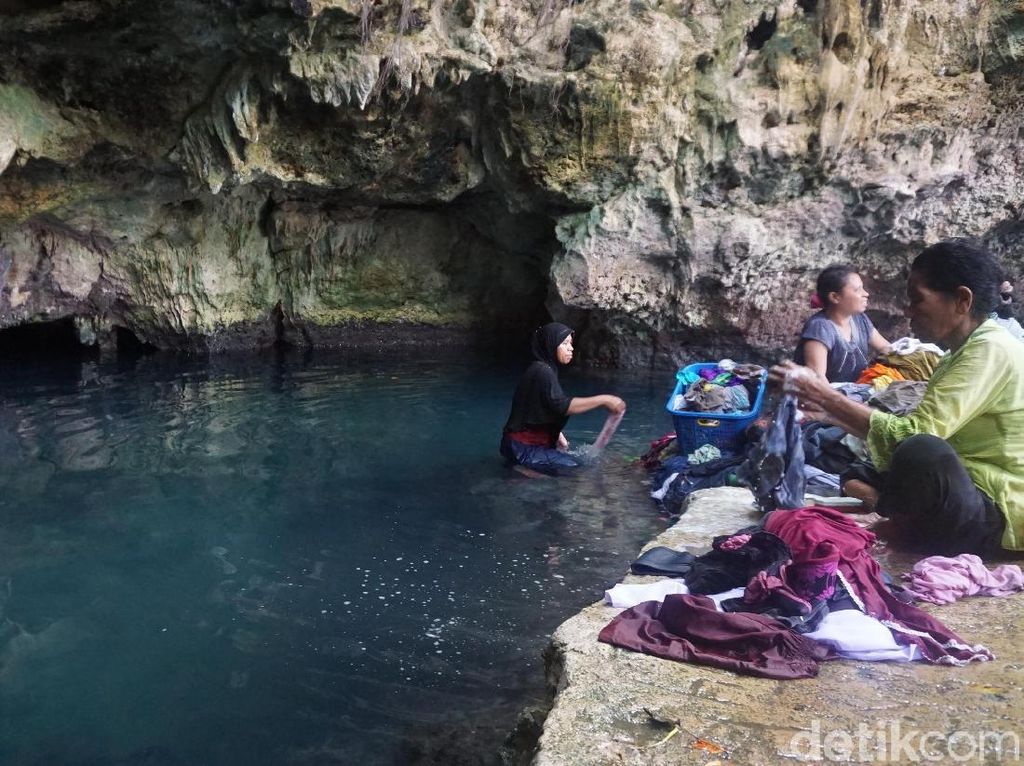 Foto: Gua Secantik Ini Jadi Tempat Cuci Baju Foto: Gua Secantik Ini Jadi Tempat Cuci Baju