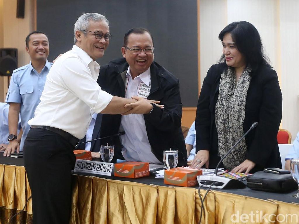 Ademnya TKN Jokowi dan BPN Prabowo Bahas Debat Capres Ademnya TKN Jokowi dan BPN Prabowo Bahas Debat Capres