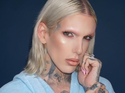 Foto: Vlogger Pria yang Ditawari Bayaran Rp 2,3 M Sekali Review Makeup