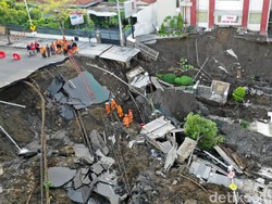 Pakar ITS soal Amblesnya Jalan Gubeng: Kasus Ini Tergolong Unik