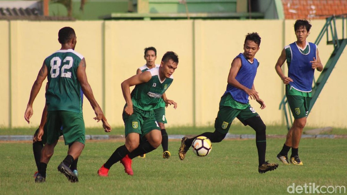 Persebaya Surabaya berlatih di Stadion Jenggala, Sidoarjo (Suparno/detikSport)