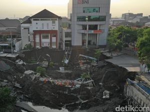 Jalan Gubeng Ambles, Polda Jatim Periksa Lima Orang Saksi Jalan Gubeng Ambles, Polda Jatim Periksa Lima Orang Saksi