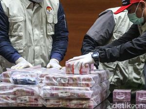 Tukar Uang Miliaran ke Pecahan Rp 20.000 Harus Tunggu Seminggu