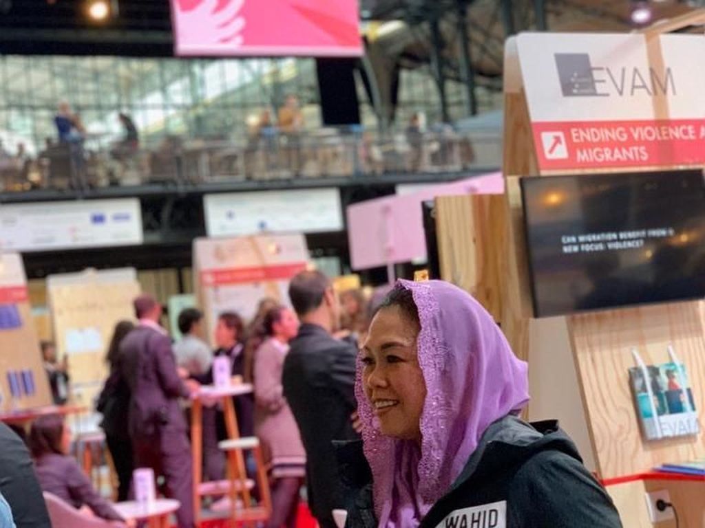 Yenny Wahid Bicara soal Baju Tulisan Arab Pegon Tetap Jokowi Yenny Wahid Bicara soal Baju Tulisan Arab Pegon Tetap Jokowi
