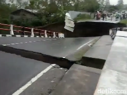 Jembatan Penghubung Bener Meriah-Aceh Tengah Putus