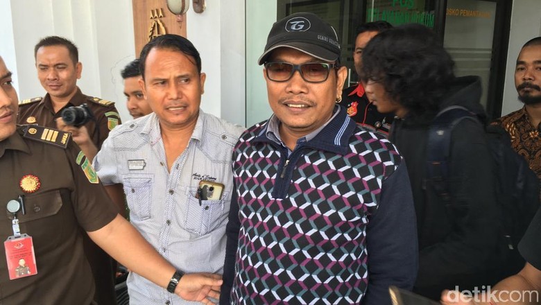 Kades Pendukung Sandiaga Tak Kunjung Dicopot Meski Dibui, Ada Apa? Kades Pendukung Sandiaga Tak Kunjung Dicopot Meski Dibui, Ada Apa?