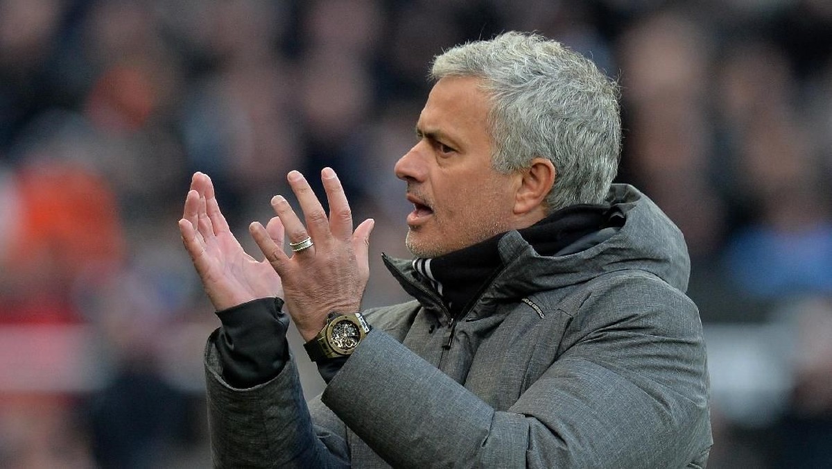 Jose Mourinho tertarik melatih di Bundesliga? (Getty Images)