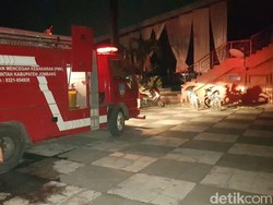 Ruangan Staf Dosen Unipdu Jombang Terbakar, 1 Mahasiswa Pingsan