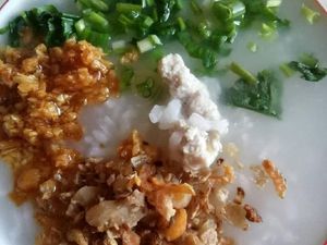 Bubur Daging yang Gurih Lembut Untuk Penghangat Perut di Pagi Hari