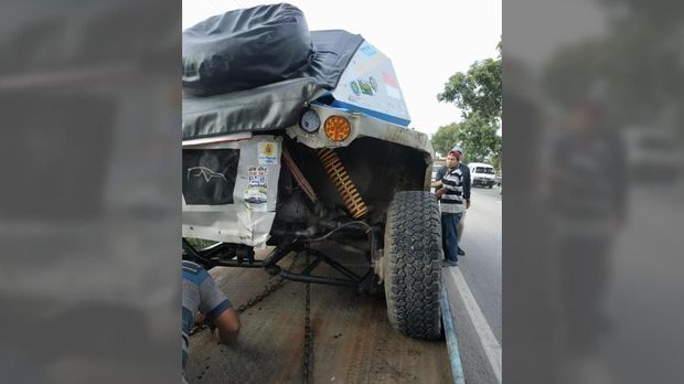 Mobil Listrik Blits Alami Kecelakaan