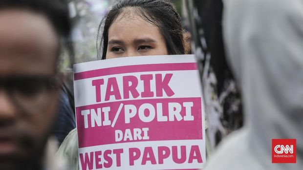 Unjuk rasa Aliansi Mahasiswa Papua, Front Rakyat Indonesia untuk West Papua, di kawasan Monas, Jakarta, 19 Desember 2018. 