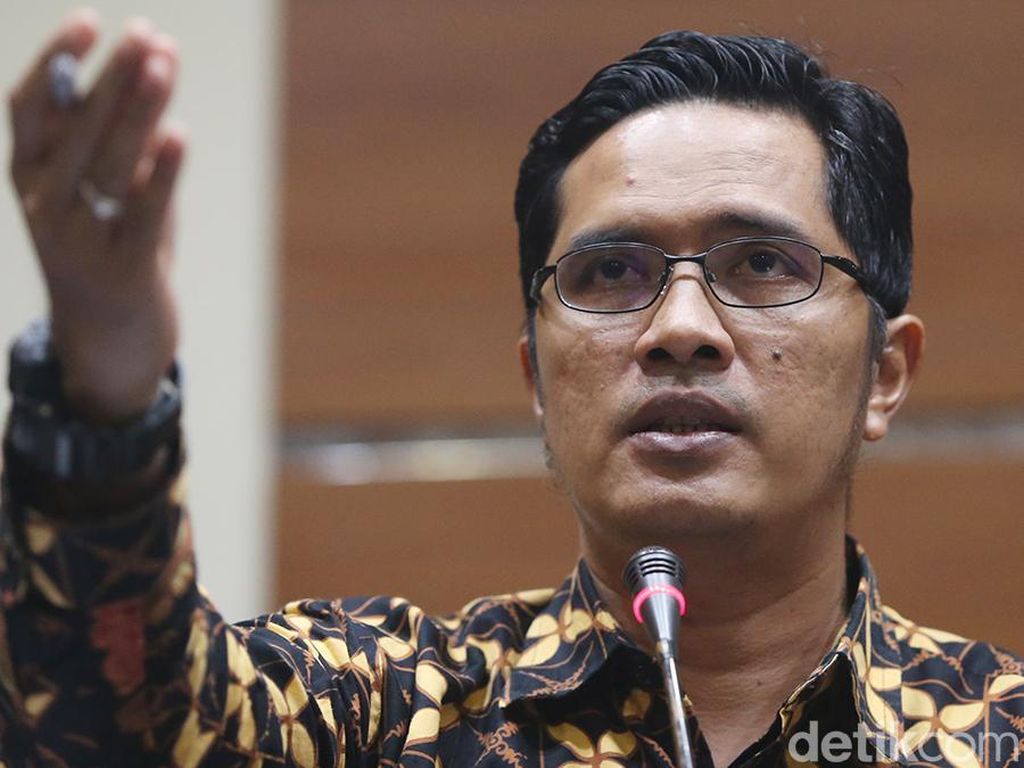 KPK Cecar Eks Wabup Lampung Utara soal Anggaran Proyek Dinas PU KPK Cecar Eks Wabup Lampung Utara soal Anggaran Proyek Dinas PU