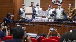 Banyak Banget, Tumpukan Uang OTT Kemenpora