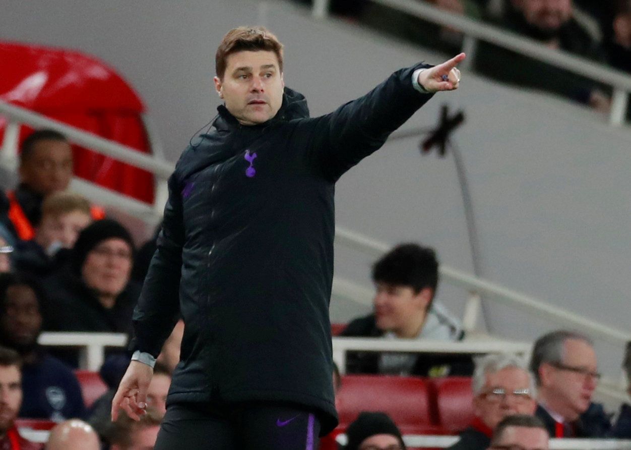 Soccer Football - Carabao Cup Quarter-Final - Arsenal v Tottenham Hotspur - Emirates Stadium, London, Britain - December 19, 2018 Tottenham manager Mauricio Pochettino gestures Action Images via Reuters/Andrew Couldridge