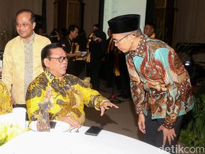 Jejak TGB: Hengkang dari PD, Ditaksir NasDem-PKB, Gabung Golkar Jejak TGB: Hengkang dari PD, Ditaksir NasDem-PKB, Gabung Golkar