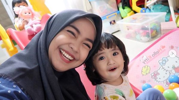 Seru-seruan Ala Ria Ricis dan Keponakan Tercinta