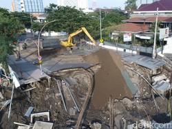 Kontraktor Proyek Basement RS Siloam Tanggung Amblesnya Jalan Gubeng