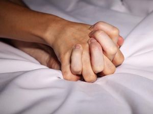 Gara-gara Alergi Sperma, Nyawa Wanita Ini Nyaris Melayang Usai Bercinta Gara-gara Alergi Sperma, Nyawa Wanita Ini Nyaris Melayang Usai Bercinta