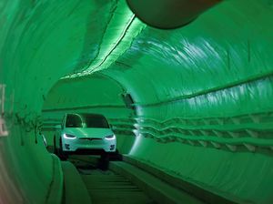 Luhut Temui Anak Usaha Tesla, Pembuat Tol Bawah Tanah Khusus Mobil Listrik