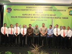 Berantas Mafia Tanah, Polres Jakbar Terima Penghargaan