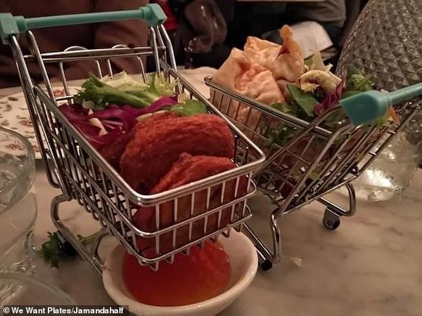 Bukan Pakai Piring, Penyajian Makanan Ini Pakai Tutup Tempat Sampah hingga Pot