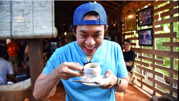 Ngopi Hingga Jajan Bareng Anak Jadi Momen Kulineran Seru Melky Bajaj