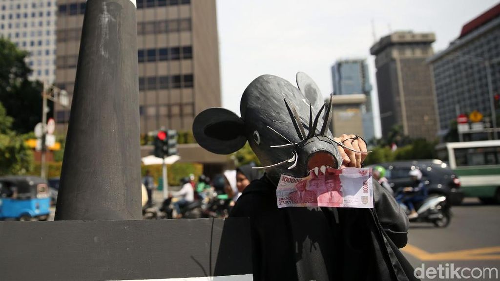Milenial Gelar Teatrikal Ajak Masyarakat Pilih Pemimpin Bersih Milenial Gelar Teatrikal Ajak Masyarakat Pilih Pemimpin Bersih