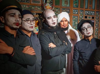 Potret Muka Putih-Air Mata Hitam Fadli Zon cs di Klip Tangan Besi