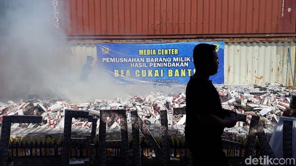 Barang Ilegal Senilai Rp 1,7 M Dimusnahkan Bea Cukai di Merak