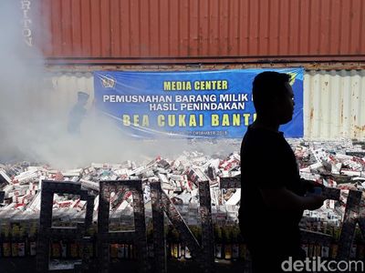 Barang Ilegal Senilai Rp 1,7 M Dimusnahkan Bea Cukai di Merak