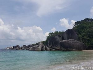 Foto: Eksotisnya Pantai Laskar Pelangi di Belitung