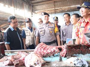 Satgas Pangan Polres Tuban Gelar Operasi Pasar Jelang Natal